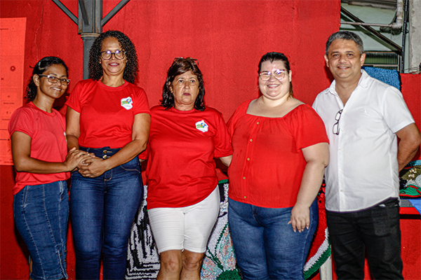 Associação Atlética e Cultural Nacional forma turma do curso de costura e artesanato na prática